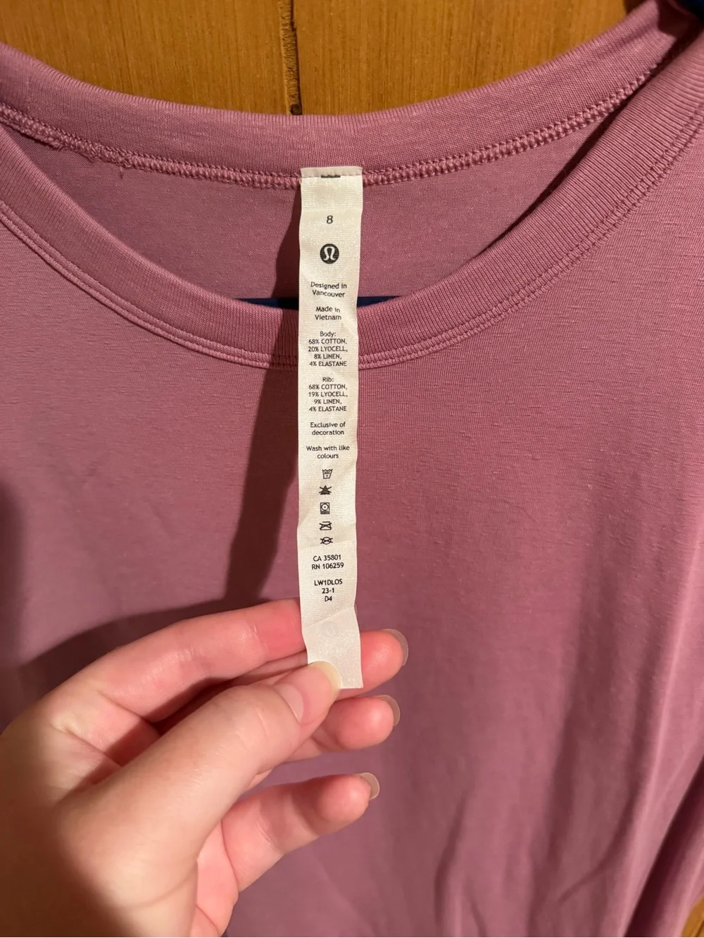 lululemon athletica Short Sleeve Tee Dress in Mauve